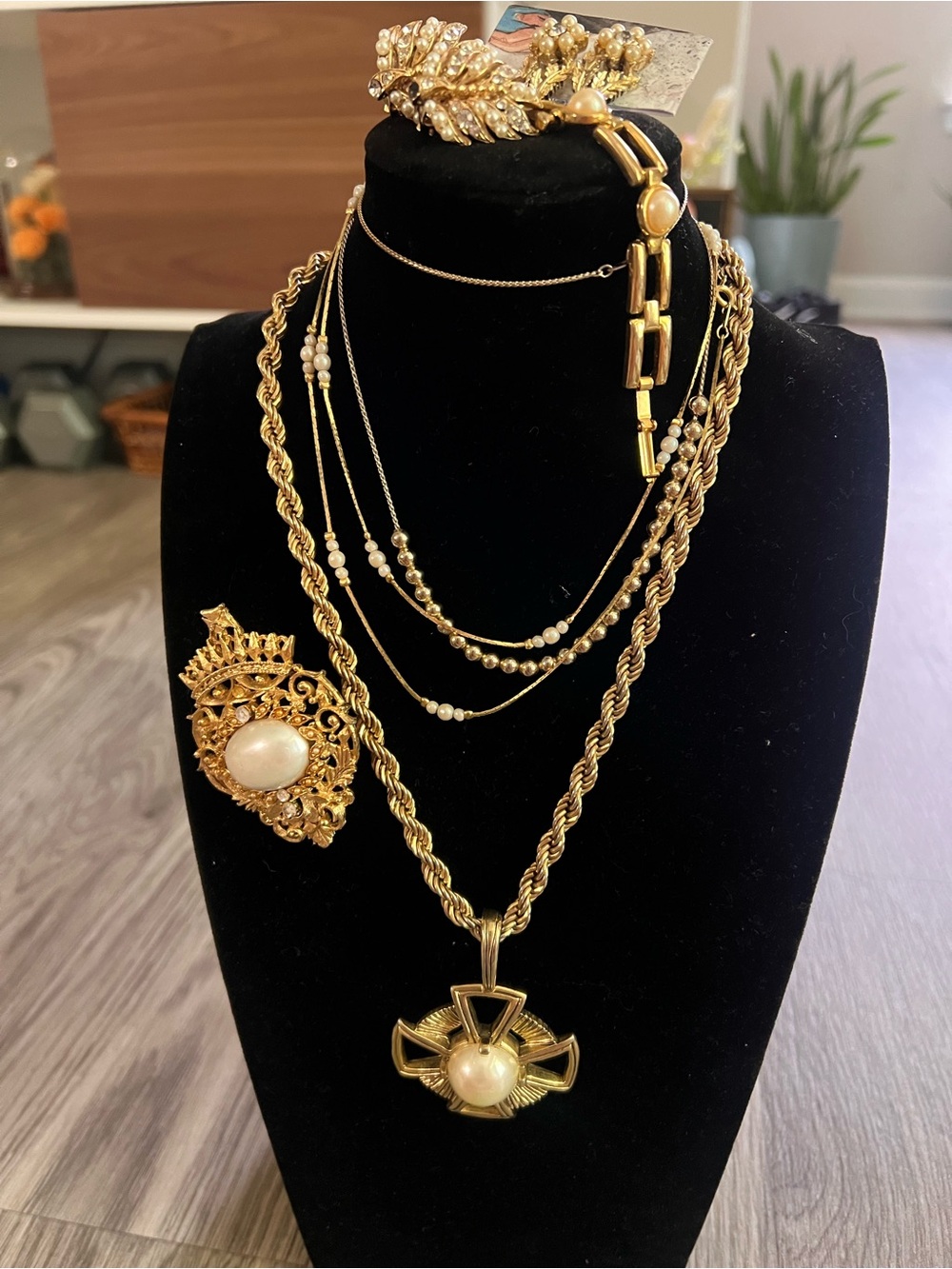 Monet Gold tone and Pearl Bundle Vintage Jewelry